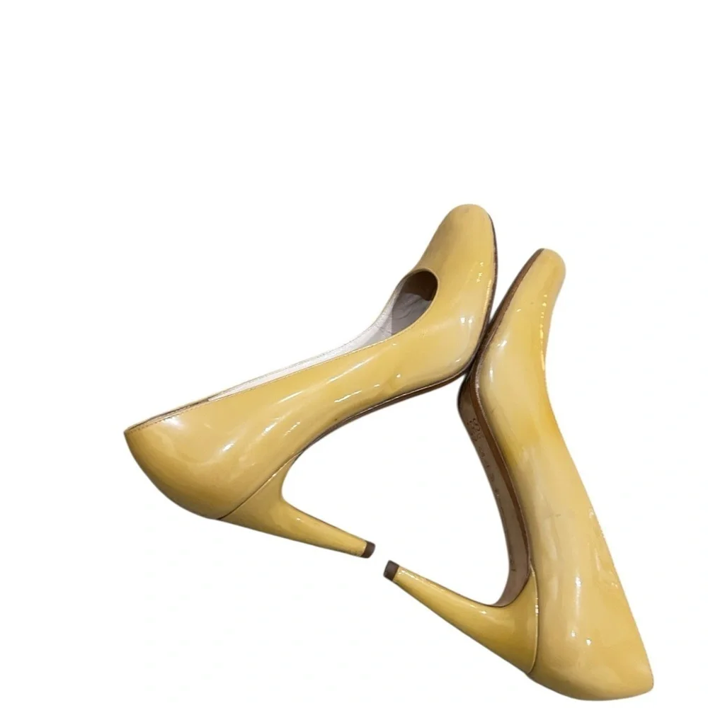 Kors Michael Kors neutral tan slip on round toe pump Heels size 8.5